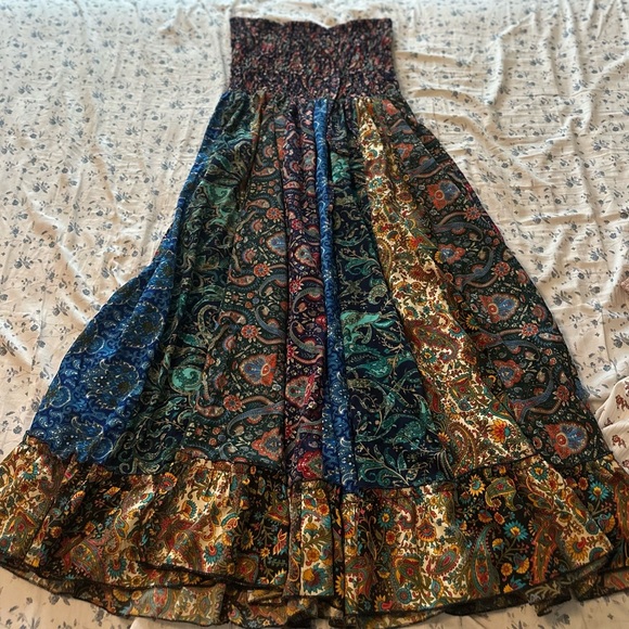 EARTHBOUND Dresses & Skirts - Earthbound flowy dress